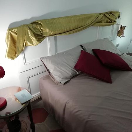 Rosso Quintino Apartment Бари Екстериор снимка