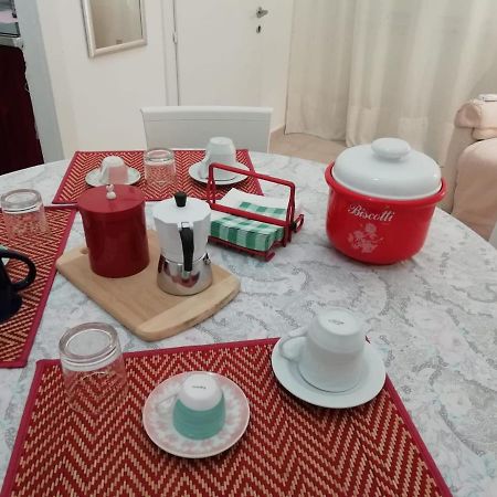 Rosso Quintino Apartment Бари Екстериор снимка