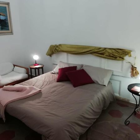 Rosso Quintino Apartment Бари Екстериор снимка
