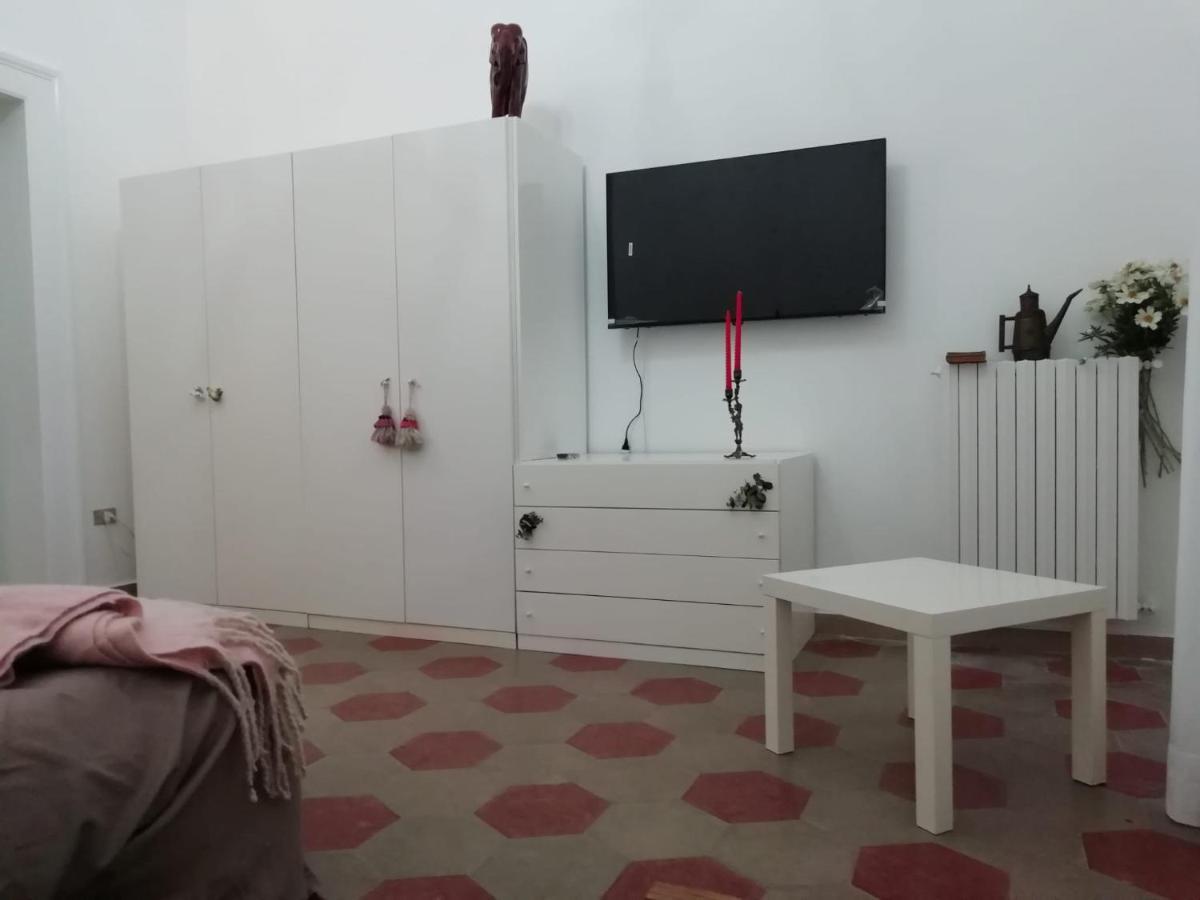 Rosso Quintino Apartment Бари Екстериор снимка