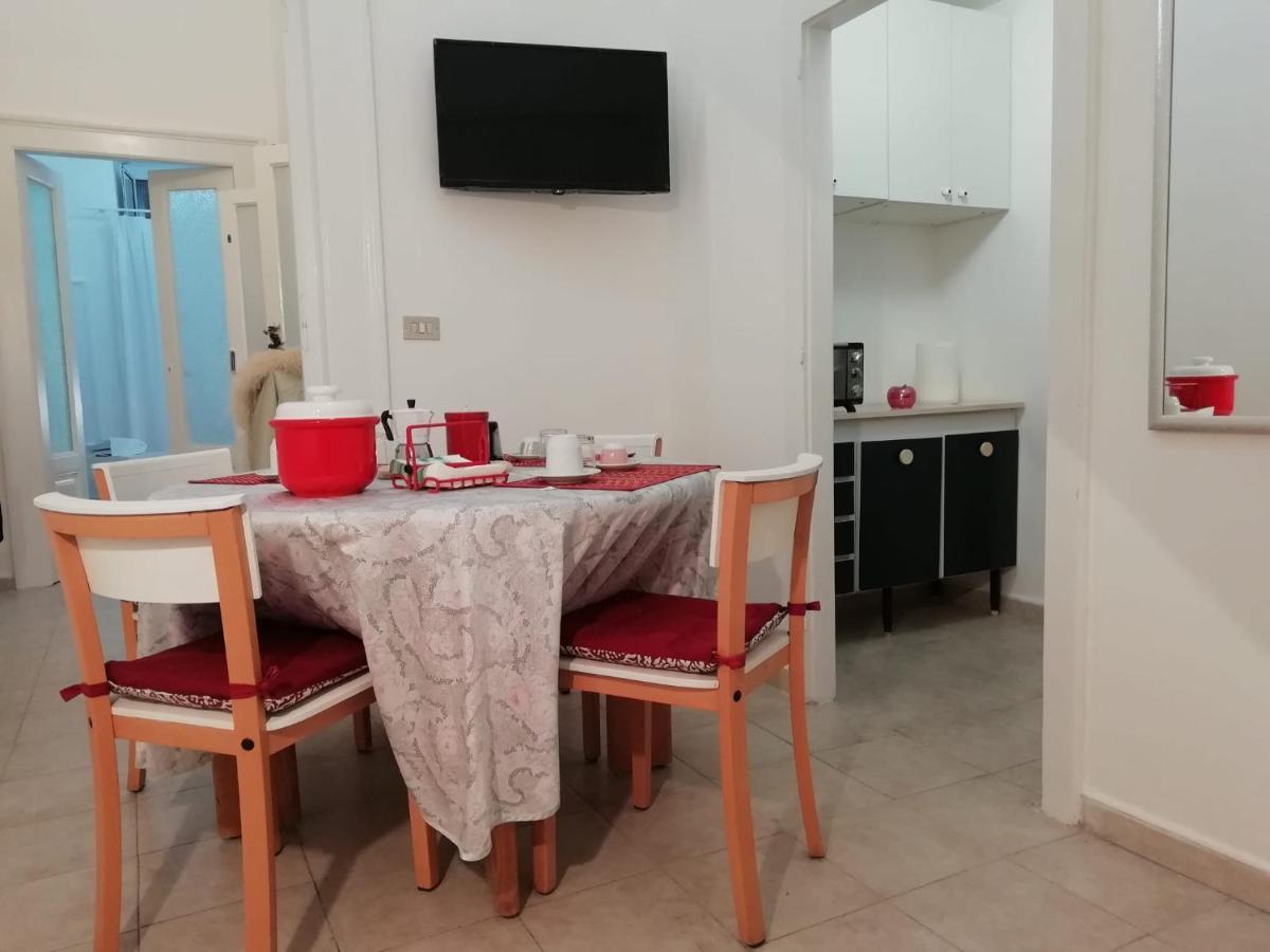 Rosso Quintino Apartment Бари Екстериор снимка