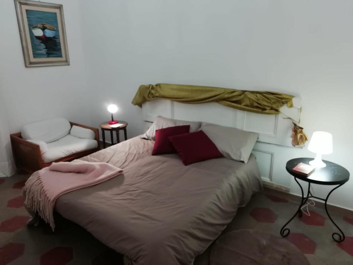 Rosso Quintino Apartment Бари Екстериор снимка